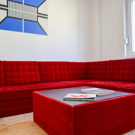 U6 Center By The Danube * Budapest