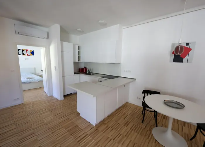 U6 Center By The Danube Apartament *